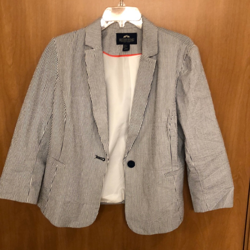 Like New linen striped blazer